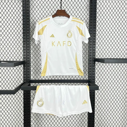 Conjunto infantil Al Nassr branco e dourado 24/25