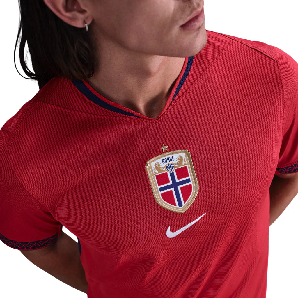 Camisola Seleção da Noruega principal vermelha - Copa do Mundo 2026