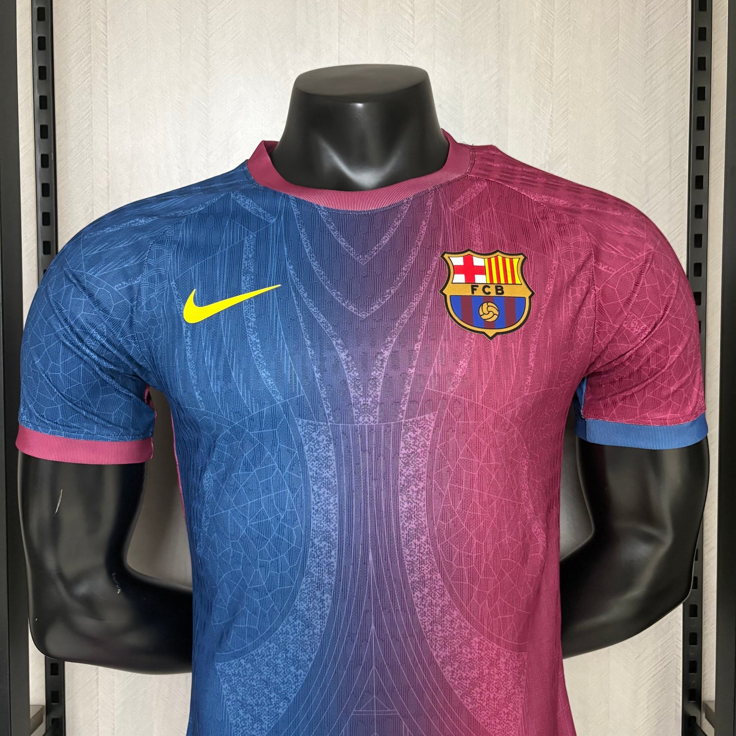 Camisola Barcelona Special Edition azul e vermelha  - Player 2026/27