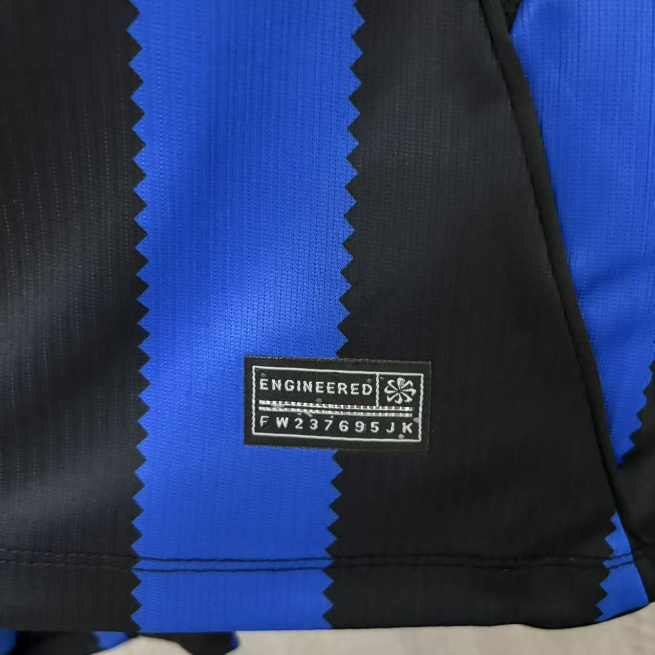 Camisola Inter Milão home azul e preta 2026/27
