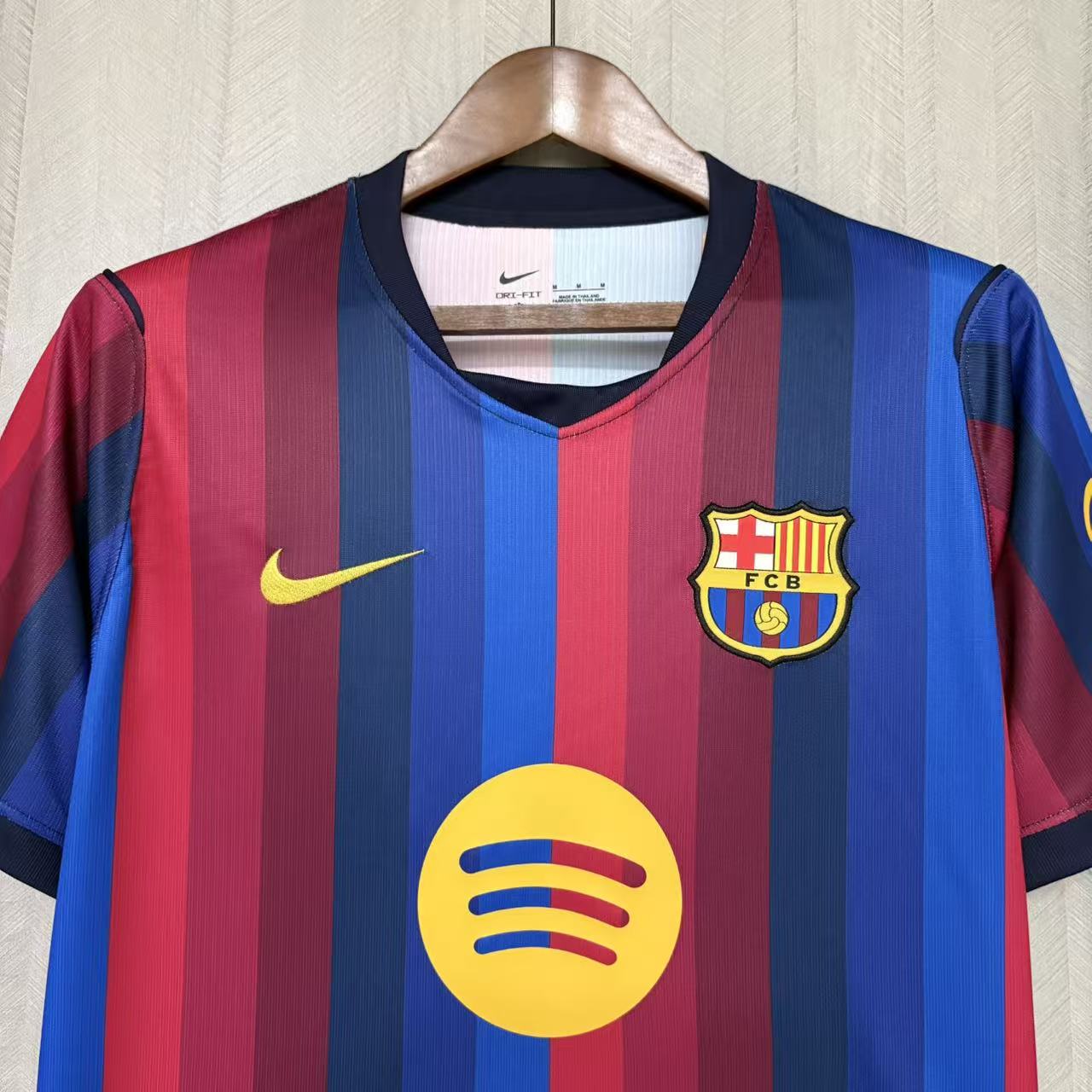 Camisola Barcelona home azul e vermelho 2026/27