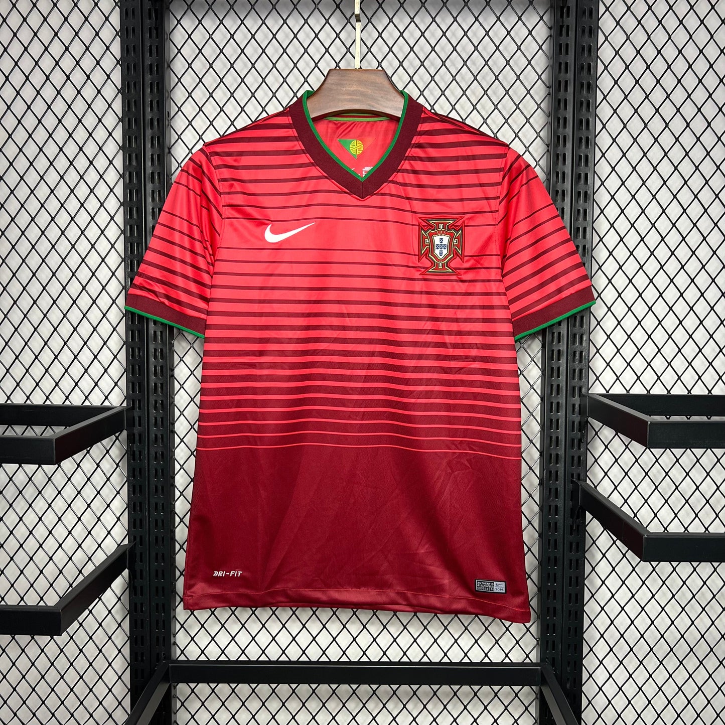 Camisola Portugal vermelha retrô 2014