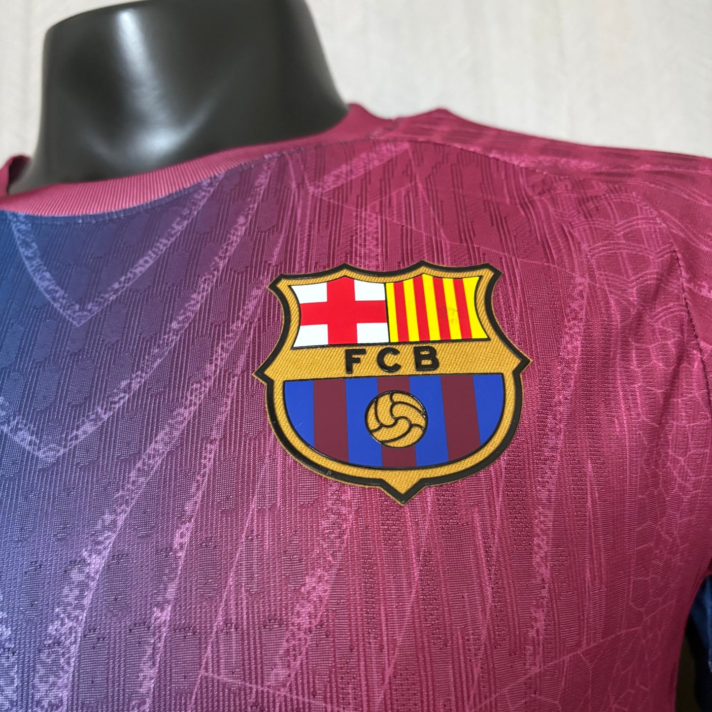 Camisola Barcelona Special Edition azul e vermelha  - Player 2026/27