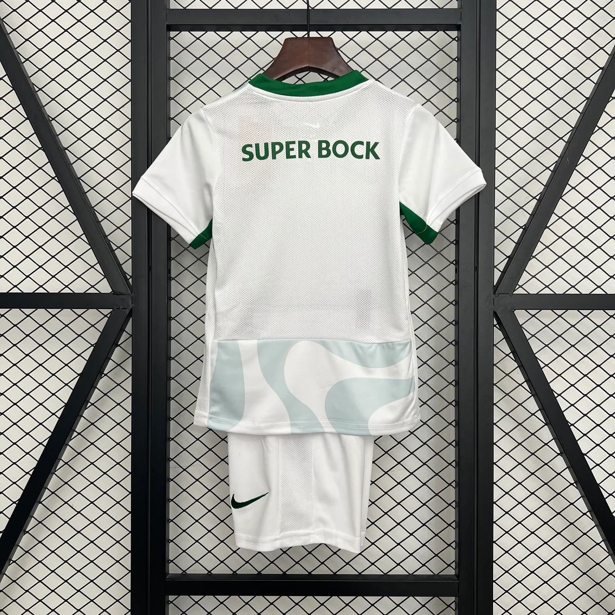 Conjunto infantil alternativo branco 2025/26